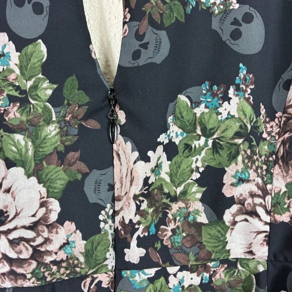 Torrid Peplum Crepe Sweetheart Neck Top Skull Floral Size 1X Whimsigoth - Picture 10 of 11